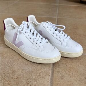 Veja V-12 Women’s Sneaker